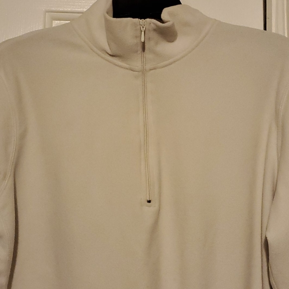 Gap white fleece jacket ๐3 For $15๐ - Picture 2 of 5